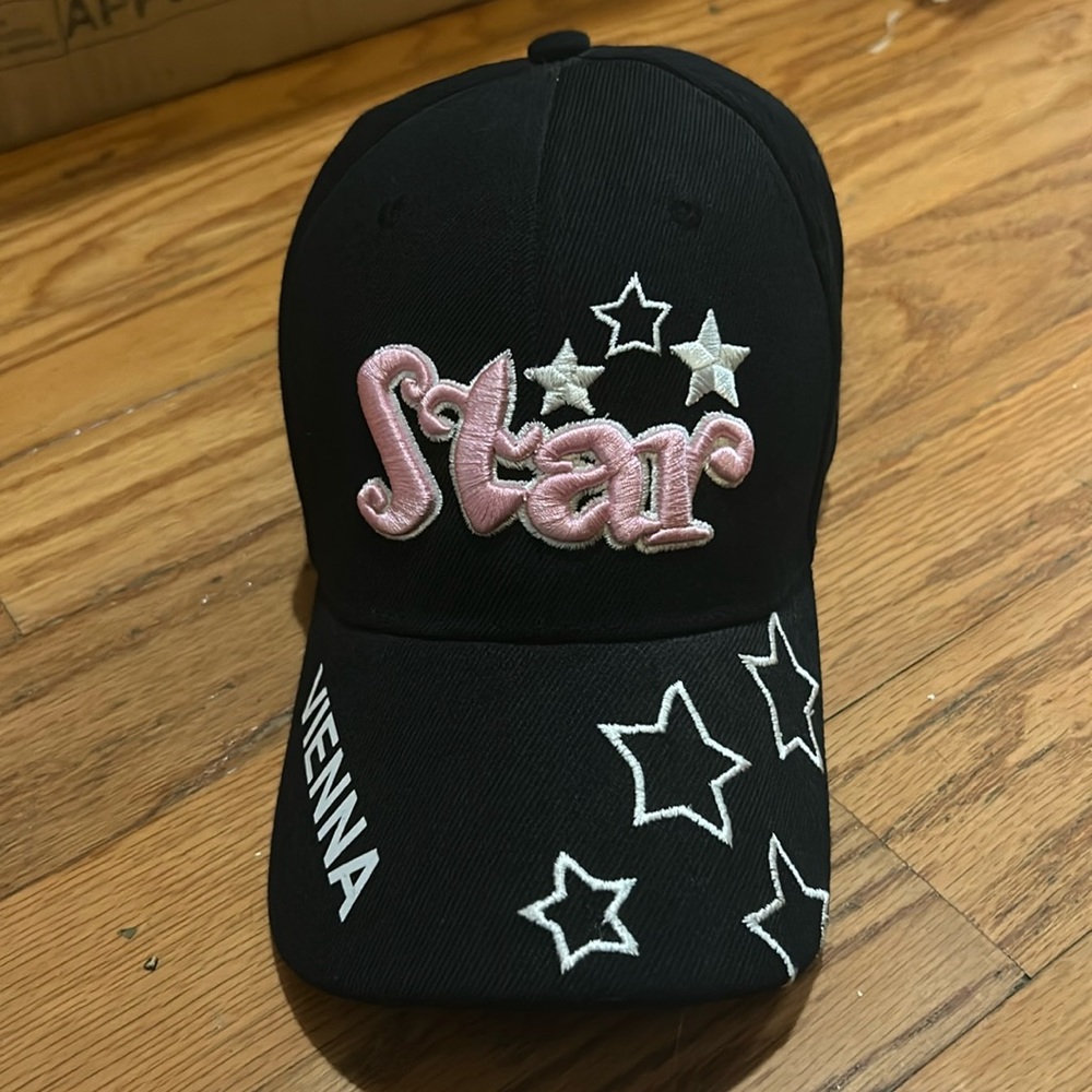 Vienna Women's Black, Pink, and White Star Baseball Hat